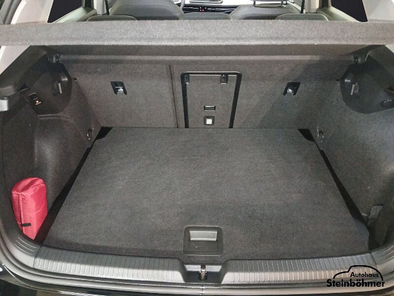 Volkswagen Golf Life 1.5TSI Facelift Navi AHK LED Sitzhzg.