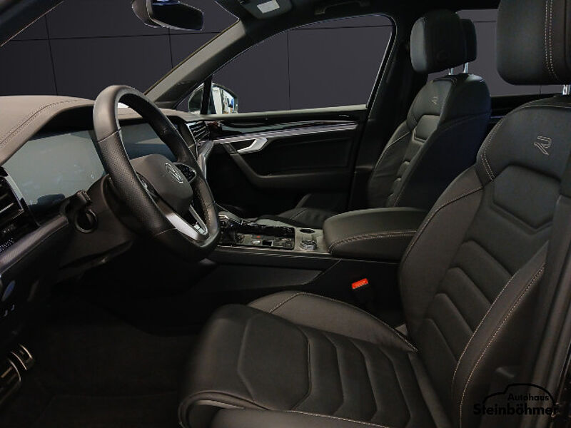 Volkswagen Touareg R-Line BlackStyle IQ. Light Innovision