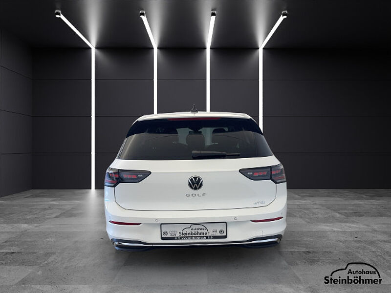 Volkswagen Golf Facelift Style 1.5eTSI DSG IQ. Light NAV