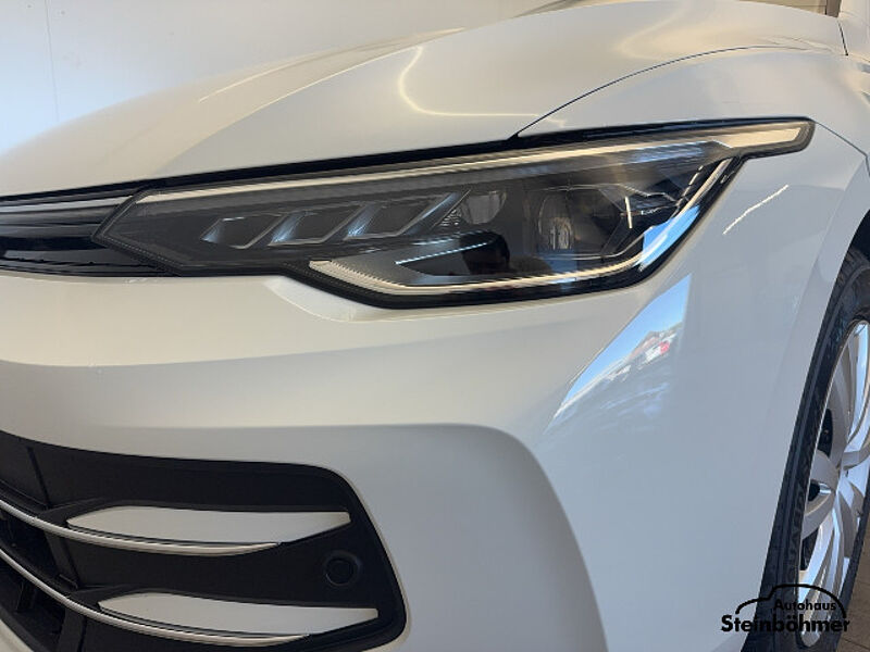 Volkswagen Golf Facelift Style 1.5eTSI DSG IQ. Light NAV