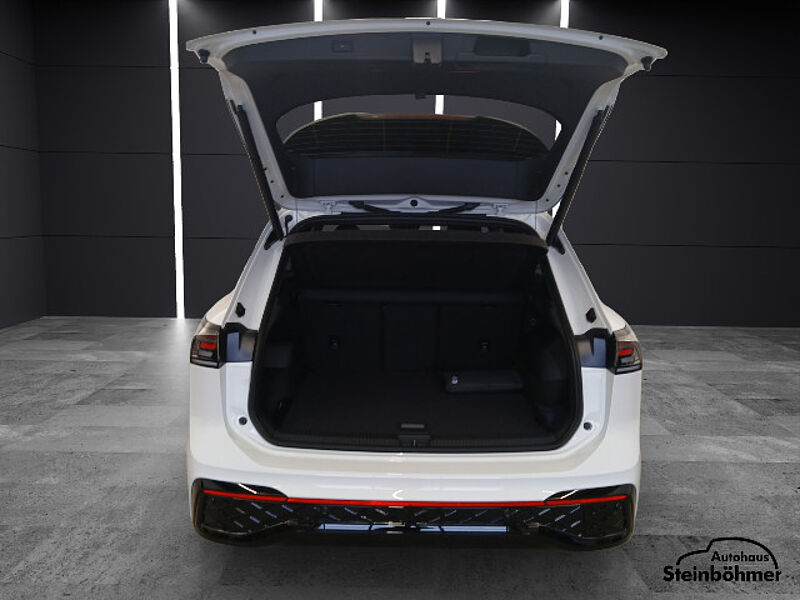 Volkswagen Tiguan R-Line BlackStyle 2.0TDI DSG IQ. Light NAV