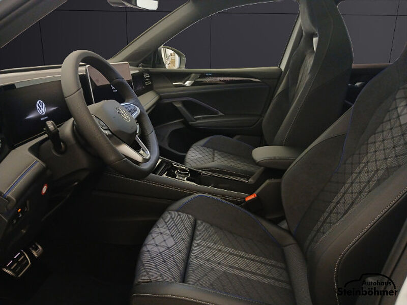 Volkswagen Tiguan R-Line BlackStyle 2.0TDI DSG IQ. Light NAV