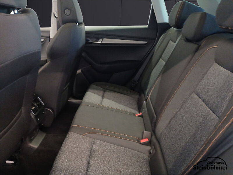 SKODA Karoq Clever 1.5TSI DSG LED Pano SHZ SmartLink
