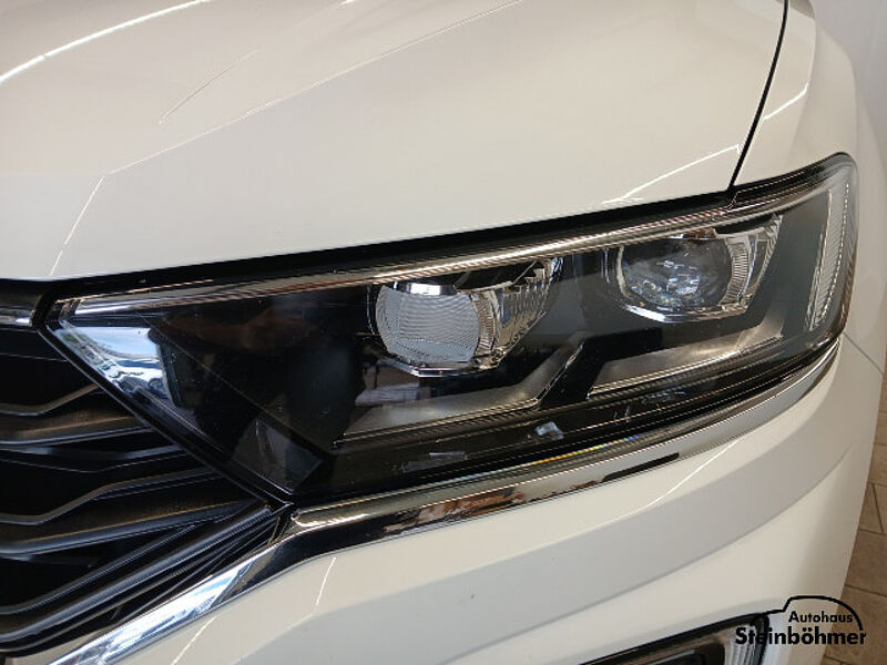 Volkswagen T-ROC United 1.5TSI DSG LED NAV AHK Pano SHZ