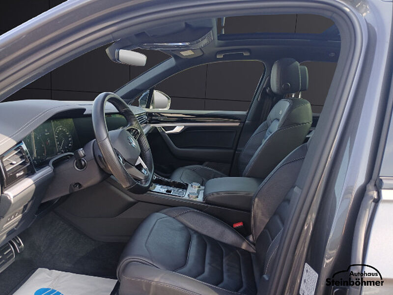 Volkswagen Touareg R-Line Pano Standhzg.