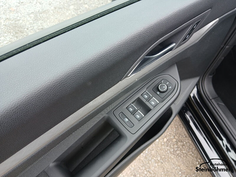 Volkswagen Golf Life 2.0TDI DSG LED NAV SHZ ACC AppCon