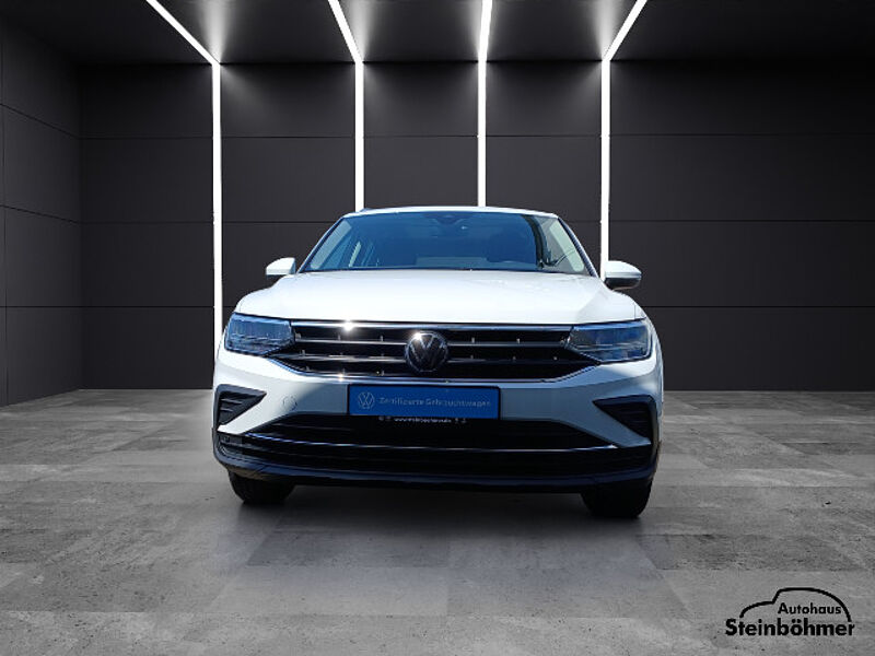 Volkswagen Tiguan Active 2.0TDI DSG Pano Navi LED AHK