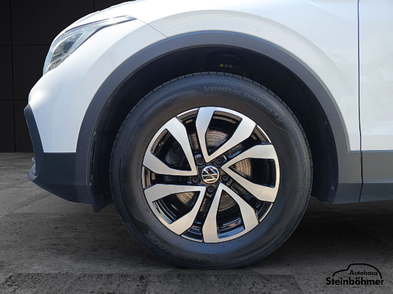 Volkswagen Tiguan Active 2.0TDI DSG Pano Navi LED AHK