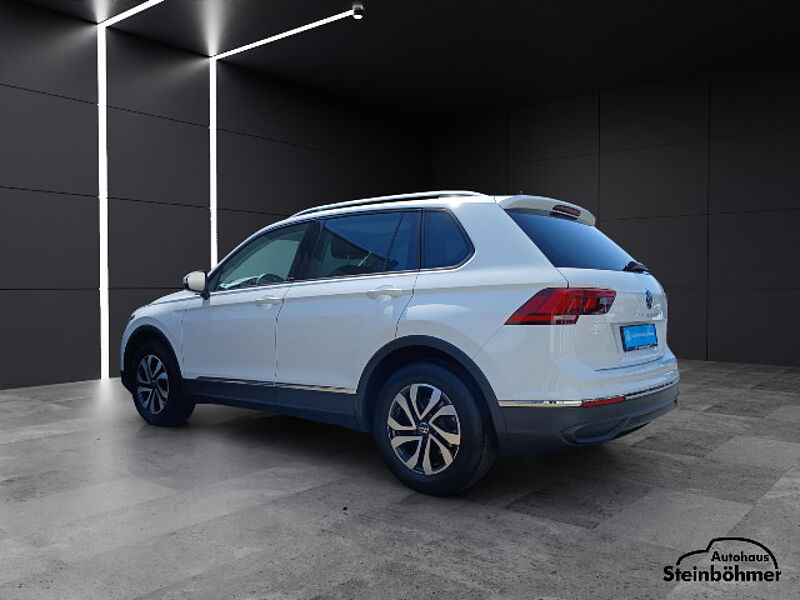 Volkswagen Tiguan Active 2.0TDI DSG Pano Navi LED AHK