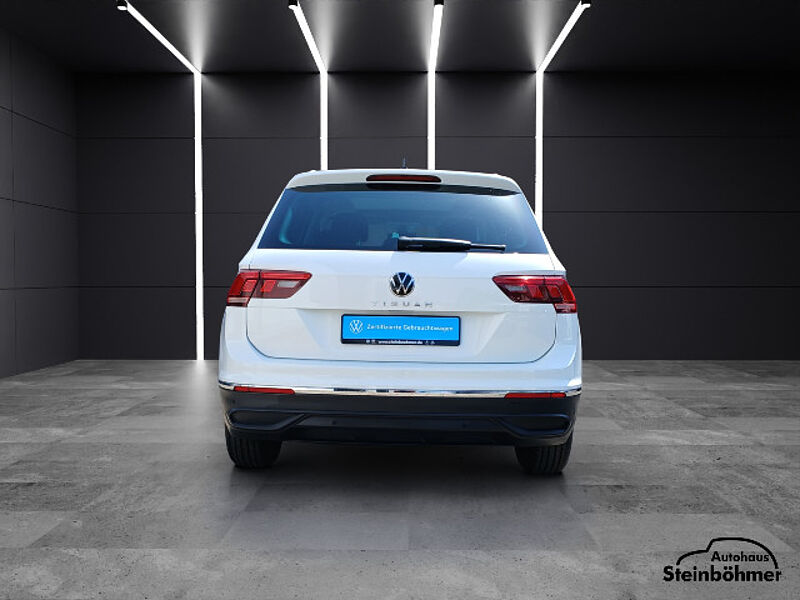 Volkswagen Tiguan Active 2.0TDI DSG Pano Navi LED AHK