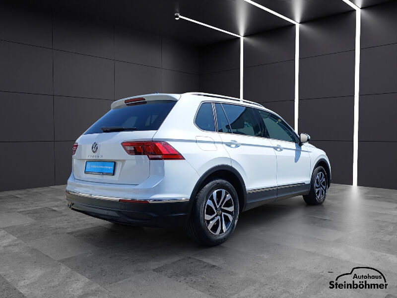 Volkswagen Tiguan Active 2.0TDI DSG Pano Navi LED AHK