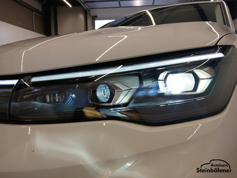 Volkswagen Tiguan Elegance 1.5eTSI DSG IQ. Light NAV AHK ACC