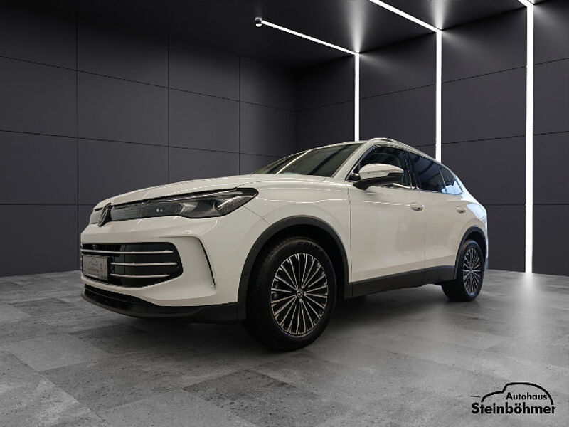 Volkswagen Tiguan Elegance 1.5eTSI DSG IQ. Light NAV AHK ACC