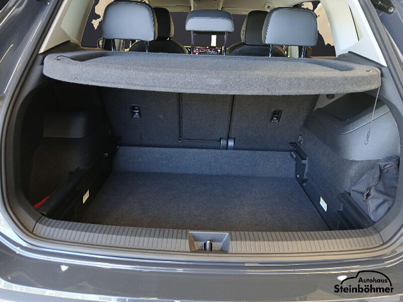 Volkswagen Tiguan Elegance 1.5eTSI DSG IQ. Light NAV AHK ACC