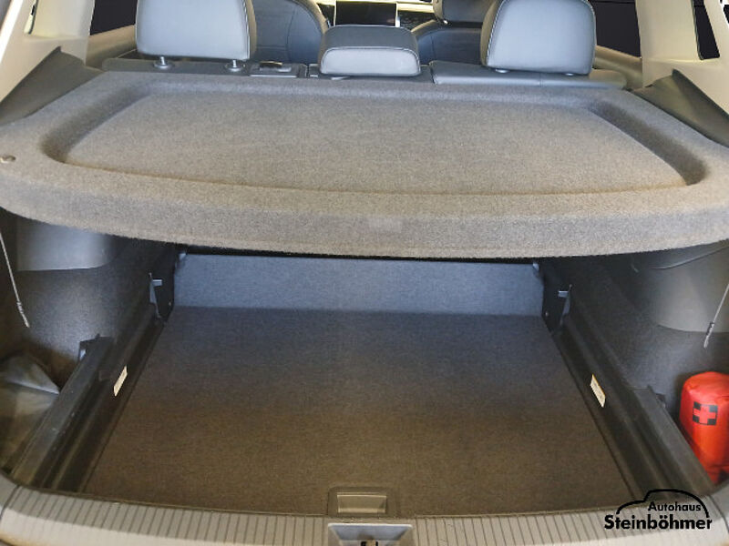 Volkswagen Tiguan Elegance 1.5eTSI DSG IQ. Light NAV AHK