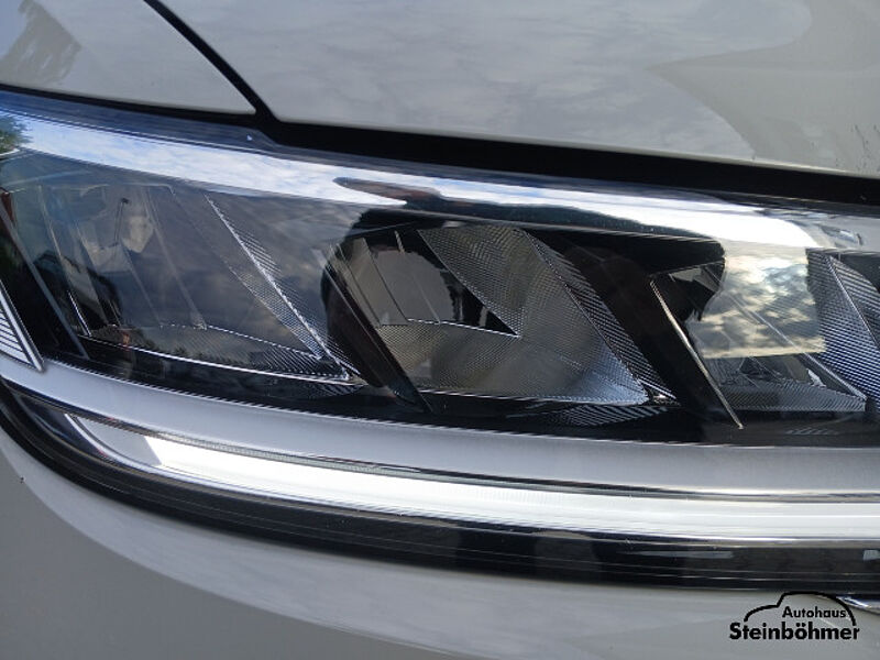 Volkswagen T-Roc 1.5TSI Life DSG Navi AHK LED Sitzhzg