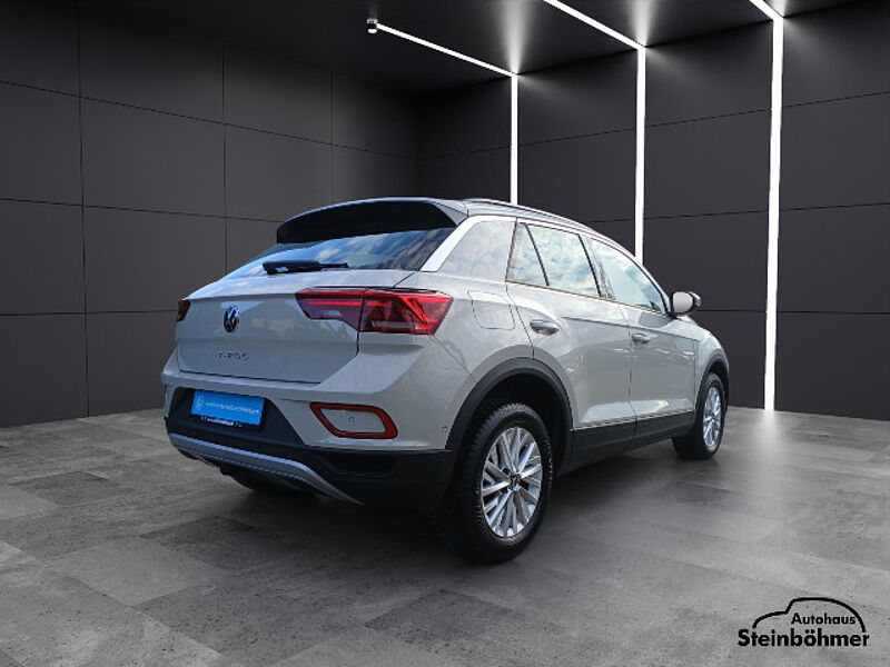 Volkswagen T-Roc 1.5TSI Life DSG Navi AHK LED Sitzhzg