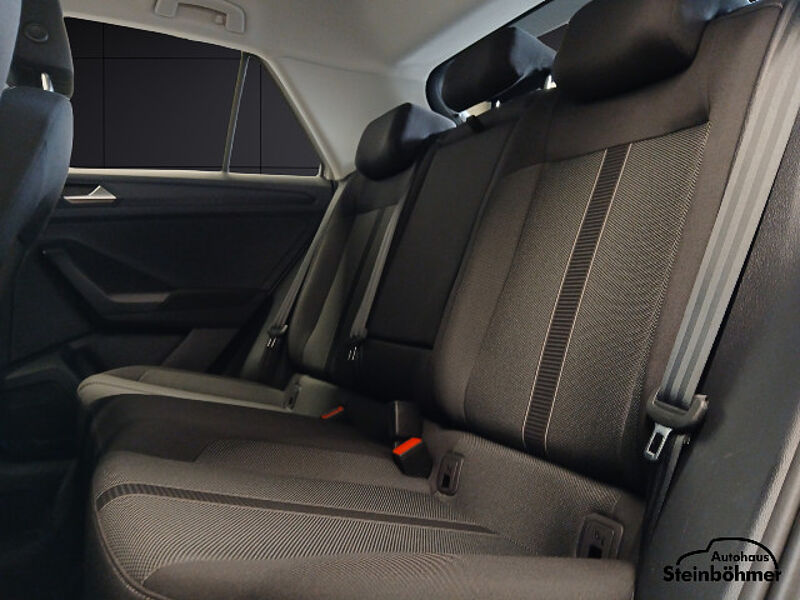 Volkswagen T-Roc Life 1.5 TSI NAVI AppCon LED