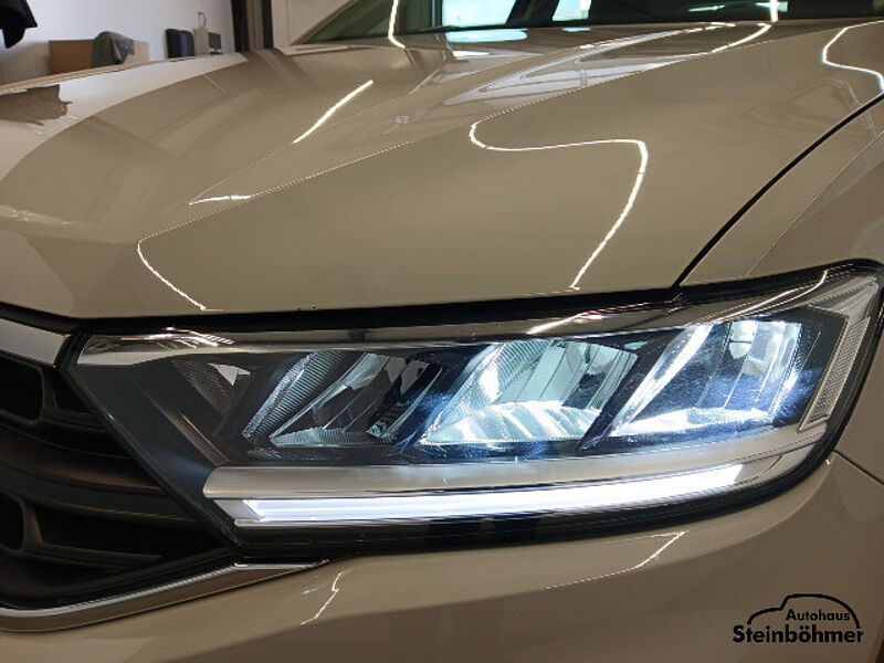 Volkswagen T-Roc Life 1.5 TSI NAVI LED SHZ AppCon AHK