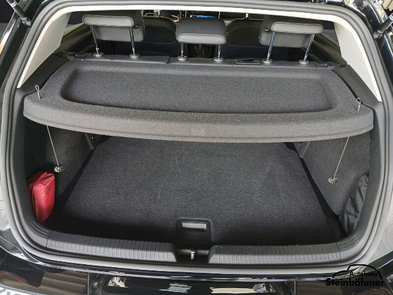 Volkswagen Golf GOAL 1.5TSI Navi AHK LED Sitzhzg Parkpilot