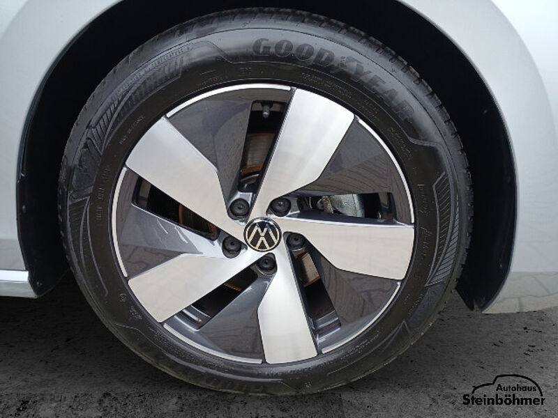 Volkswagen Passat Elegance 2.0TDI DSG Navi AHK IQ-LED