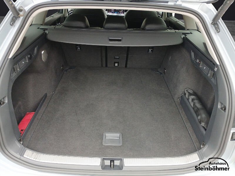 Volkswagen Passat Elegance 2.0TDI DSG Navi AHK IQ-LED