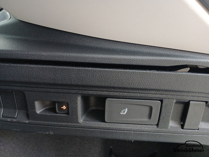 Volkswagen Passat Elegance 2.0TDI DSG Navi AHK IQ-LED