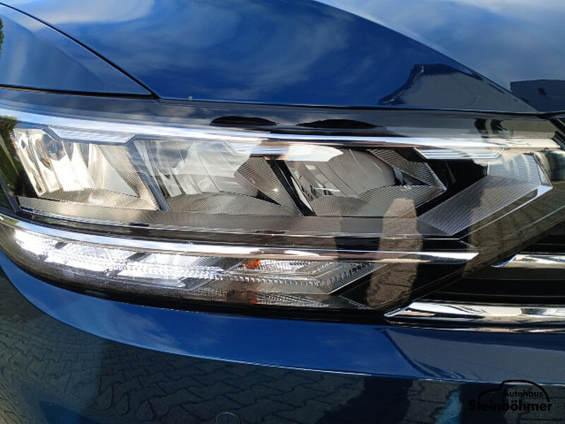 Volkswagen Passat Variant R-Line Business 2.0TDI DSG Leder