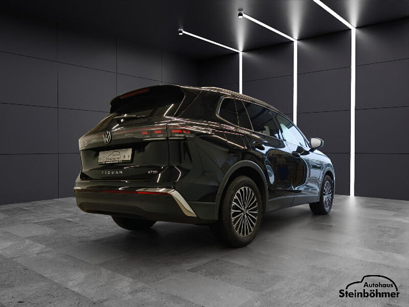 Volkswagen Tiguan Elegance 1.5eTSI DSG IQ. Light NAV AHK ACC