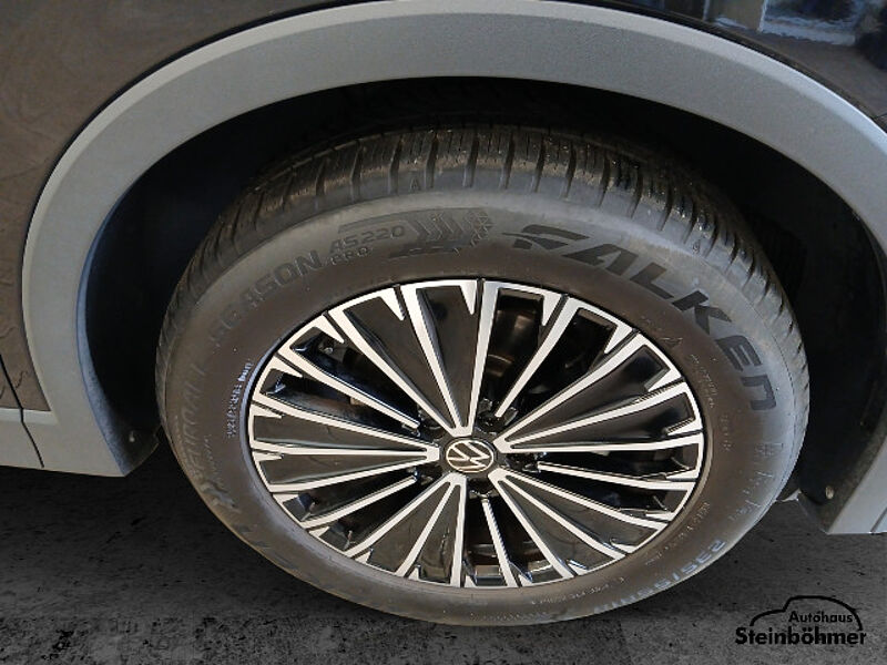 Volkswagen Tiguan Elegance 1.5eTSI DSG IQ. Light NAV AHK ACC