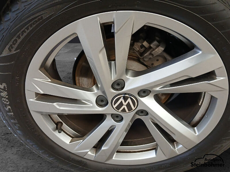 Volkswagen T-Roc R-Line 1.5TSI DSG LED Plus NAV AHK ACC