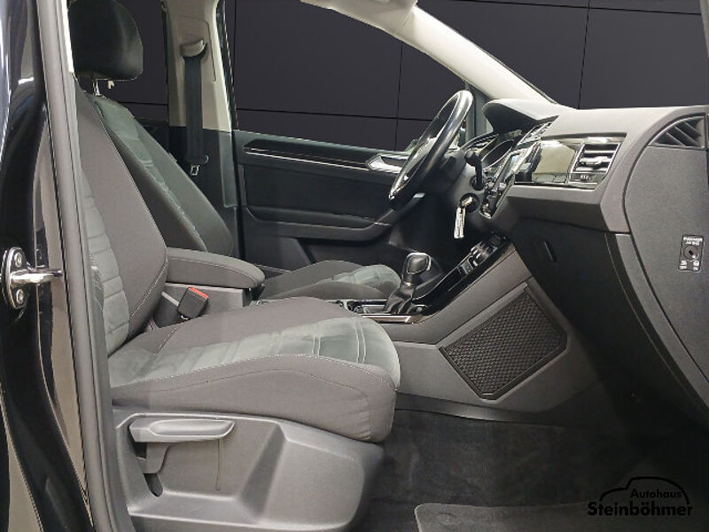 Volkswagen Touran Highline 1.4TSI DSG Navi LED 7-Sitze