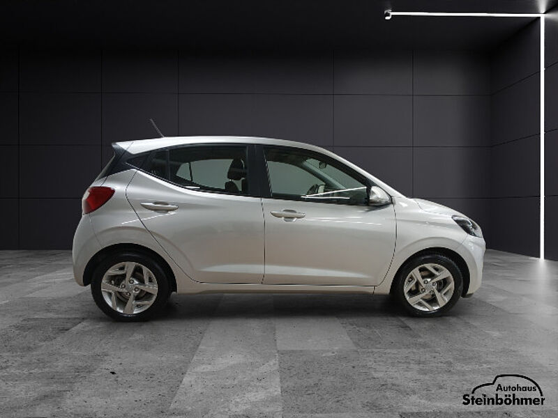 Hyundai i10 1.0 Trend PDC Sitzheizung Klima CarPlay