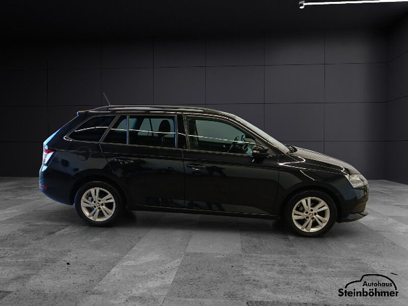 SKODA Fabia Combi Ambition1.0 TSI SmartLink RearView
