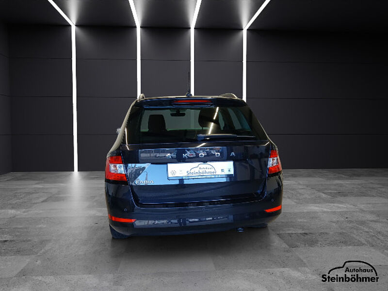 SKODA Fabia Combi Ambition1.0 TSI SmartLink RearView