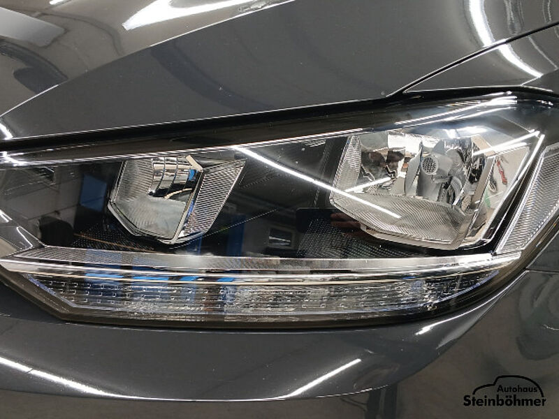Volkswagen Touran Comfortline 1.5TSI Navi AHK 17 Zoll