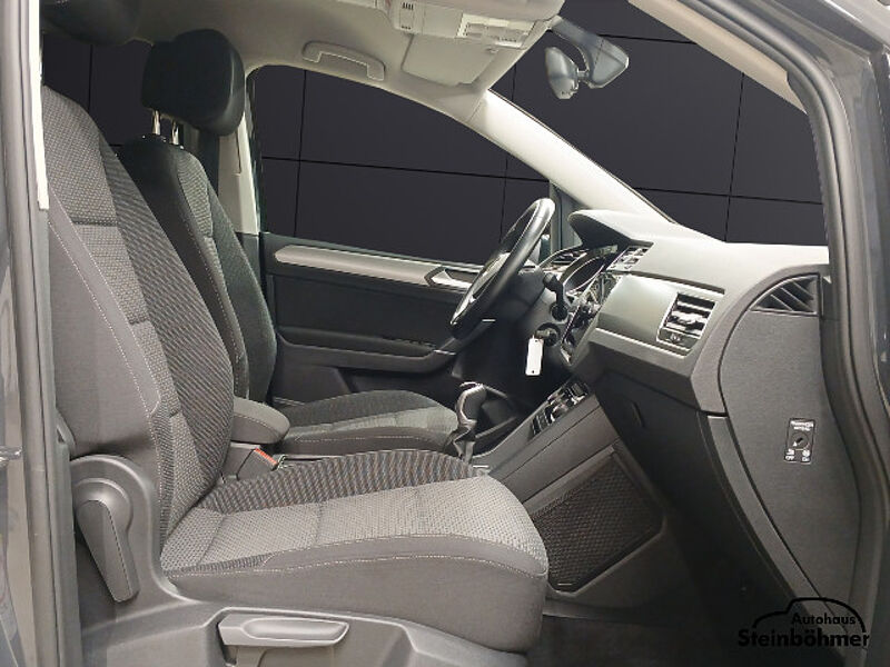 Volkswagen Touran Comfortline 1.5TSI Navi AHK 17 Zoll