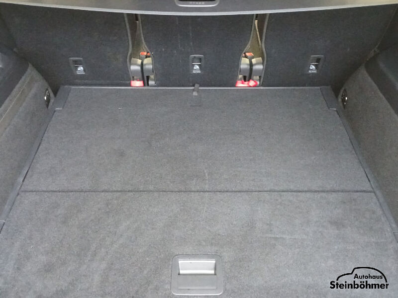 Volkswagen Touran Comfortline 1.5TSI Navi AHK 17 Zoll