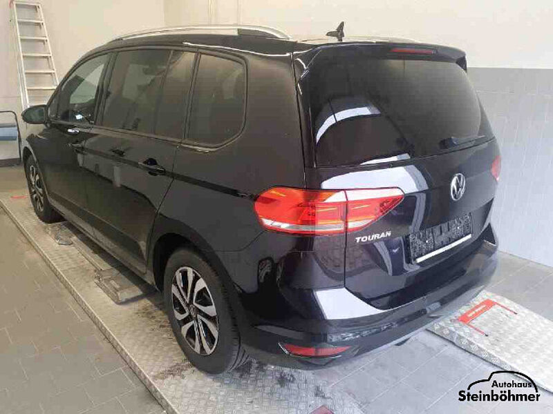 Volkswagen Touran Active 1.5TSI DSG LED NAV AHK ACC SHZ