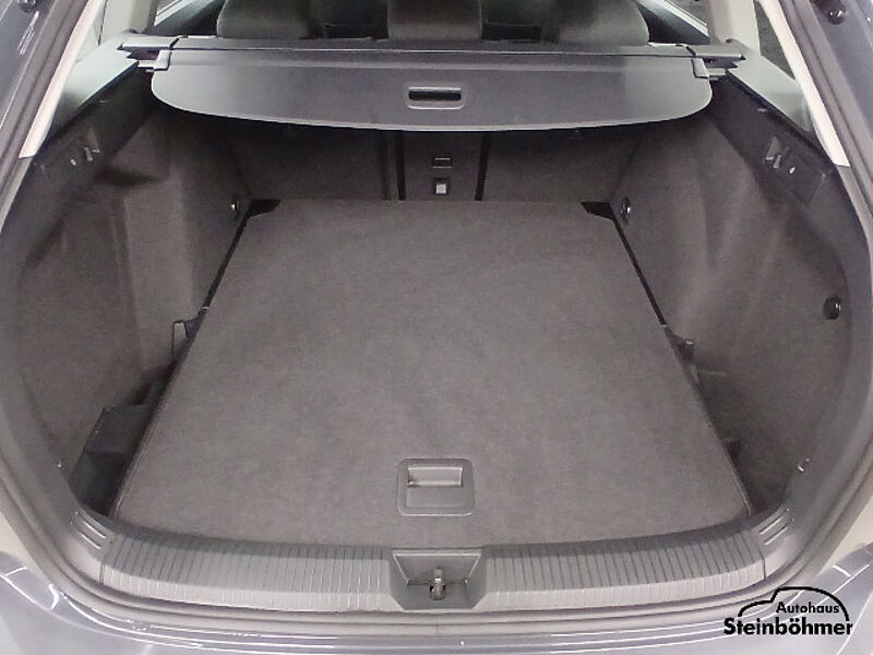 Volkswagen Golf Variant Life 1.5eTSI DSG Navi LED Keyless