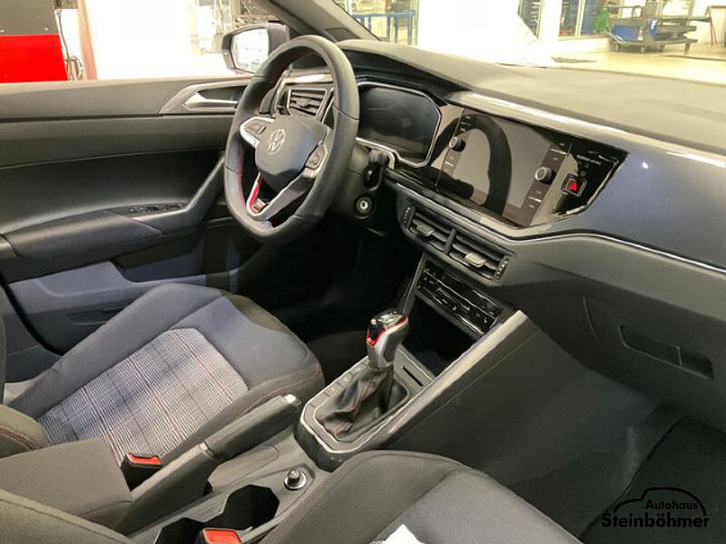 Volkswagen Polo GTI 2.0TSI DSG IQ. Light AppCon ACC SHZ