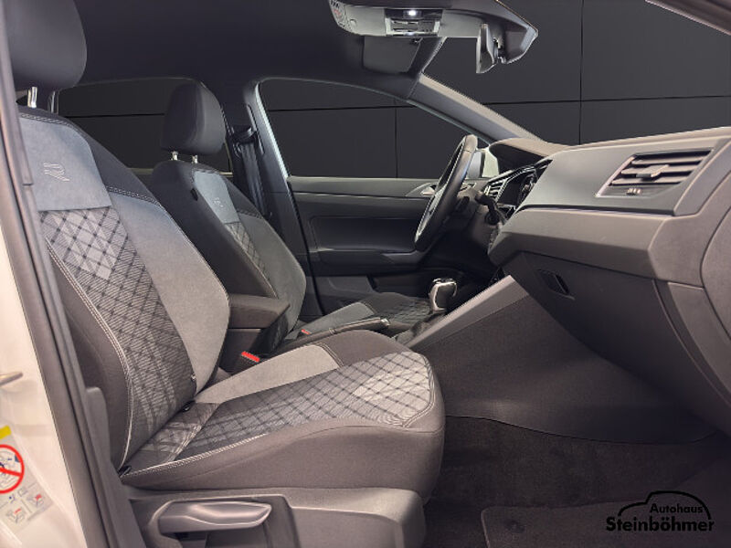 Volkswagen Taigo R-Line 1.0TSI DSG IQ. Light AppCon RearView