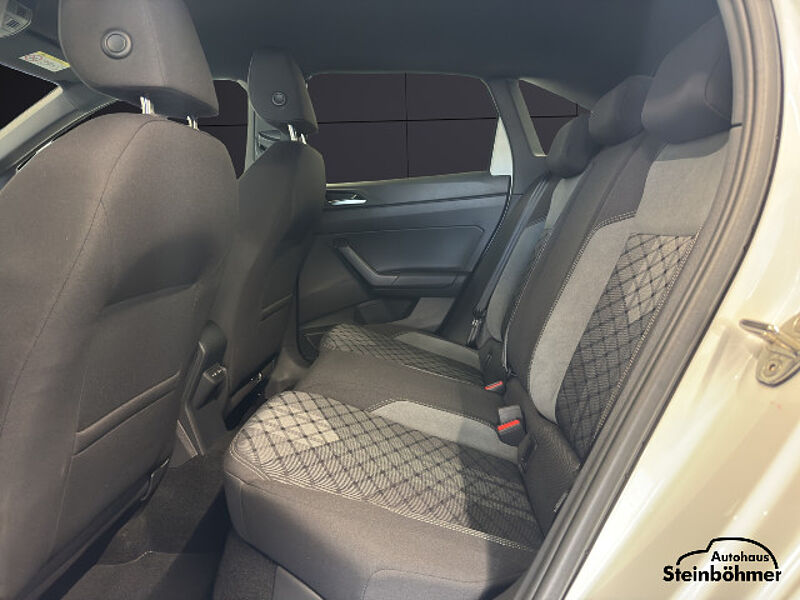 Volkswagen Taigo R-Line 1.0TSI DSG IQ. Light AppCon RearView