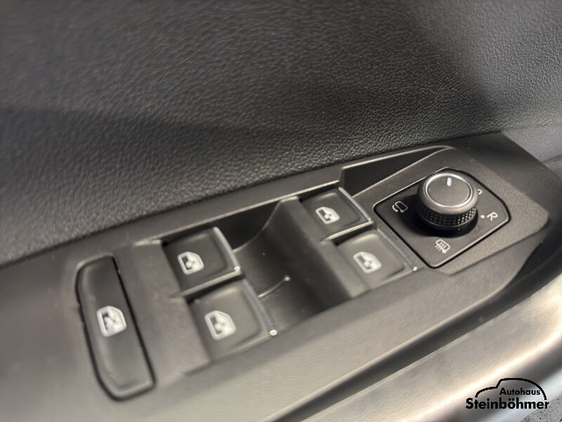 Volkswagen Taigo R-Line 1.0TSI DSG IQ. Light AppCon RearView