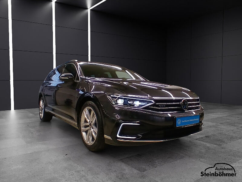 Volkswagen Passat Variant GTE AHK Matrix-LED Leder 18Zoll
