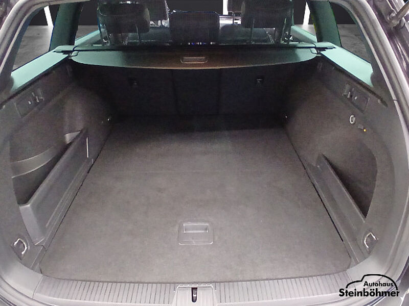 Volkswagen Passat Variant GTE AHK Matrix-LED Leder 18Zoll