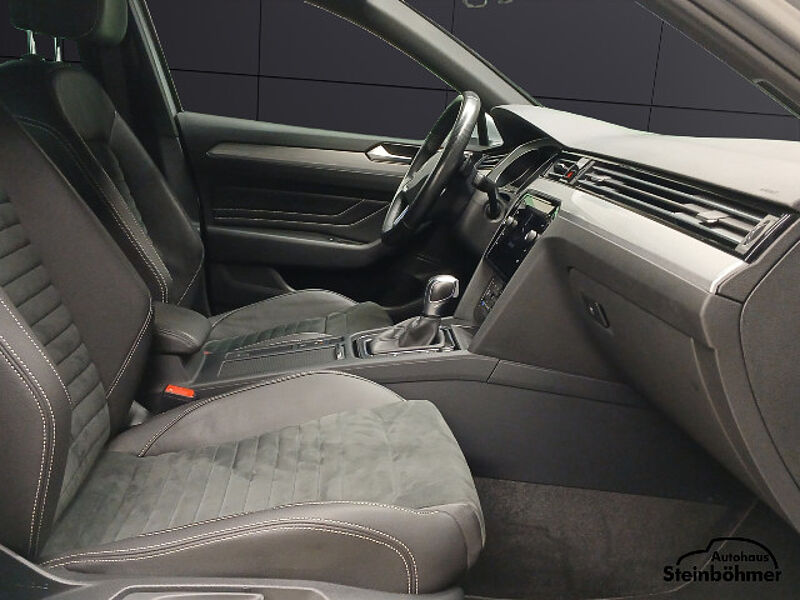Volkswagen Passat Variant GTE Navi LED RearView
