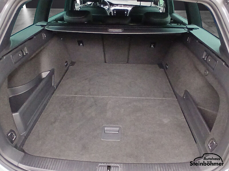 Volkswagen Passat Variant GTE Navi LED RearView