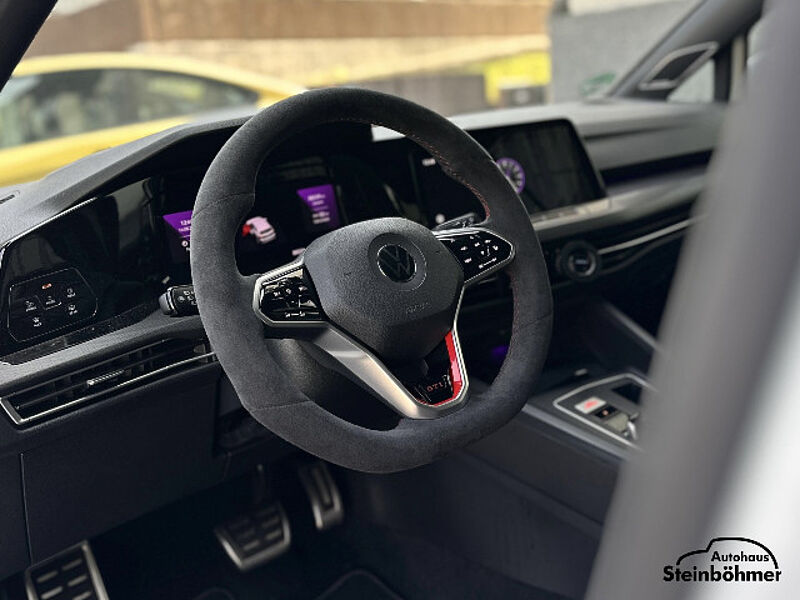 Volkswagen Golf GTI Clubsport PANO Matrix-LED H&K RearView