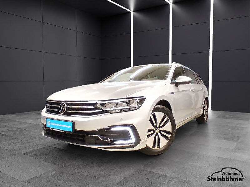 Volkswagen Passat Variant GTE Navi LED AHK RearView
